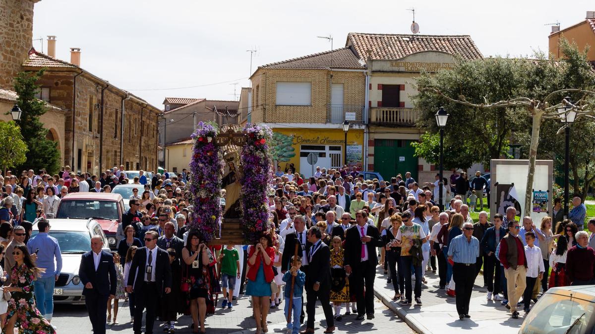 Imagen de archivo de la procesión de la Virgen del Carmen de Tábara