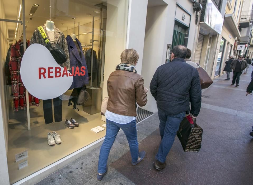 Las rebajas arracan fuerte en Elche