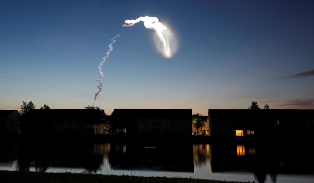The contrail of a United Launch Alliance Atlas 5 ...