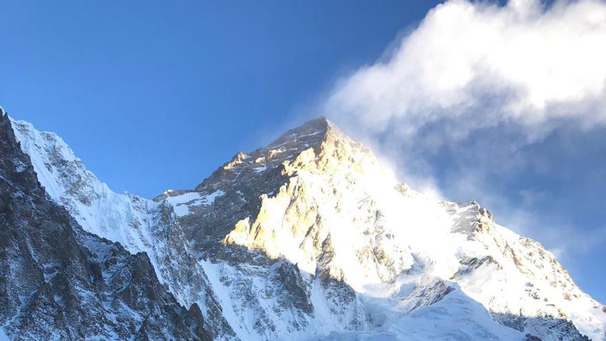 Eva Robles: «Se congelan hasta los ojos en el K2»