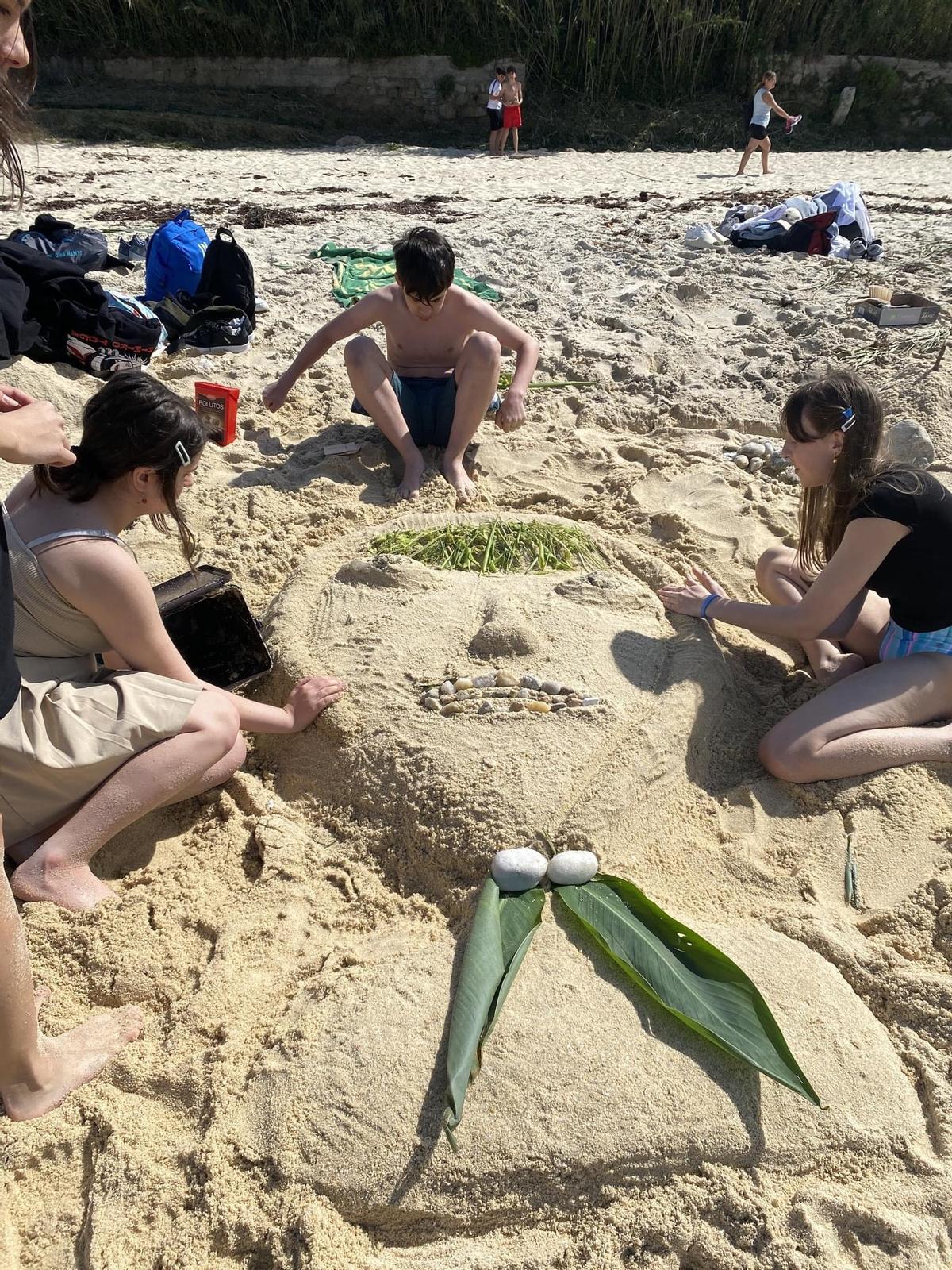 Certamen Artístico "Esculturas na Area" del CPR Eduardo Pondal en Santa Marta