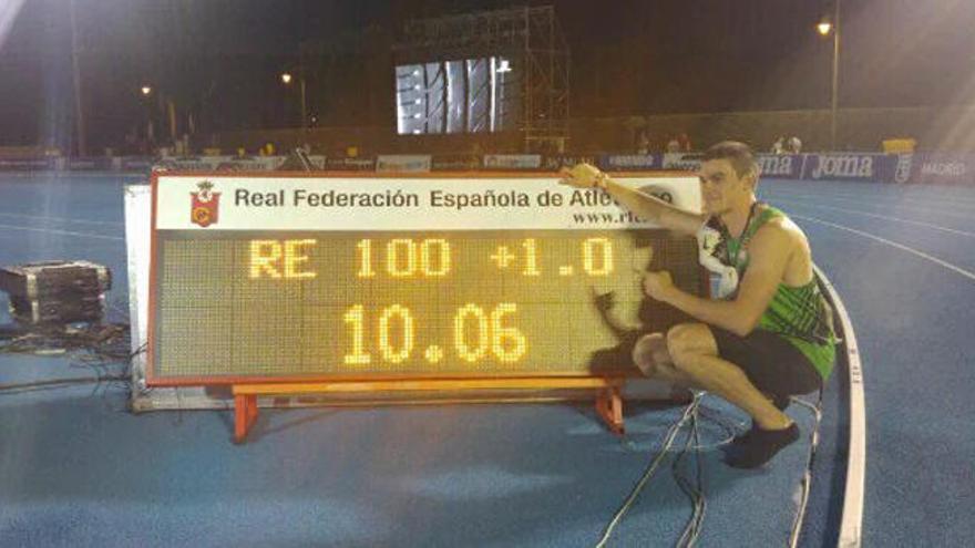 Bruno Hortelano señala su récord