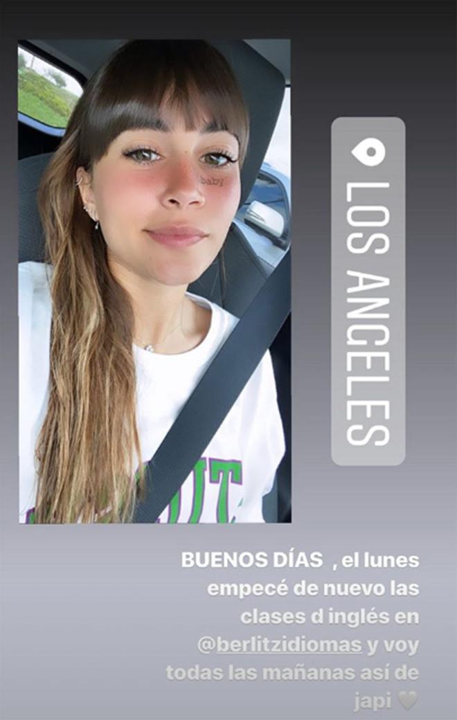 Aitana en Los Angeles de camino a clases de ingles