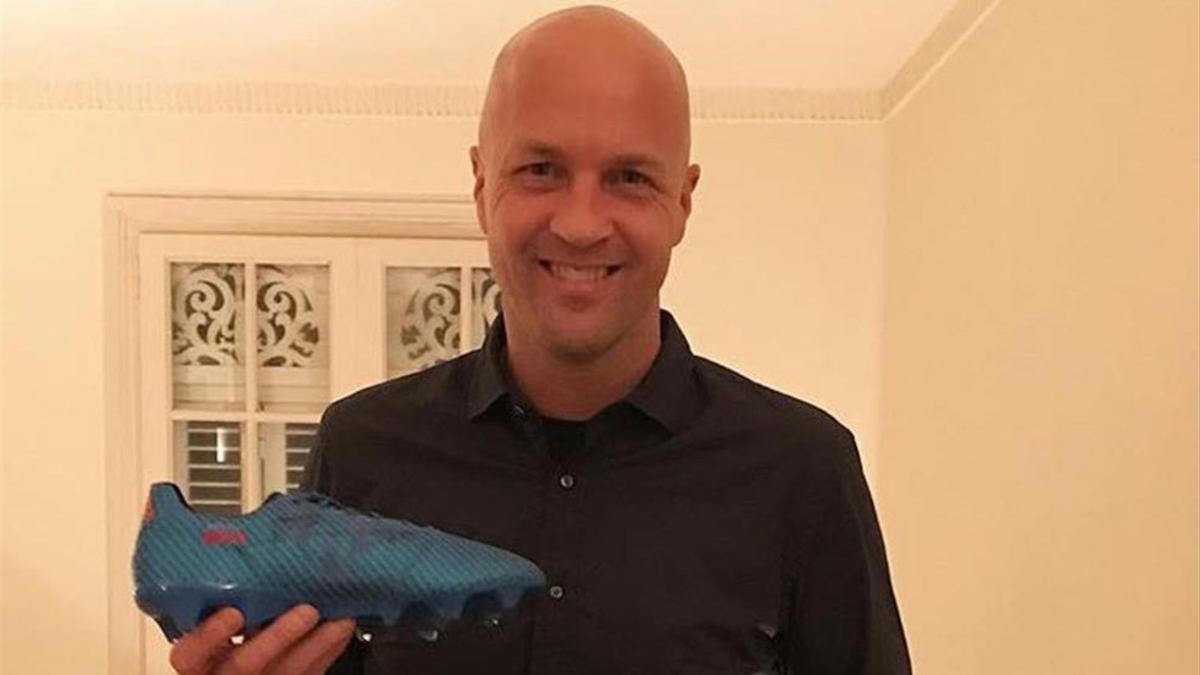 Jordi Cruyff, 'presumiendo' de regalo