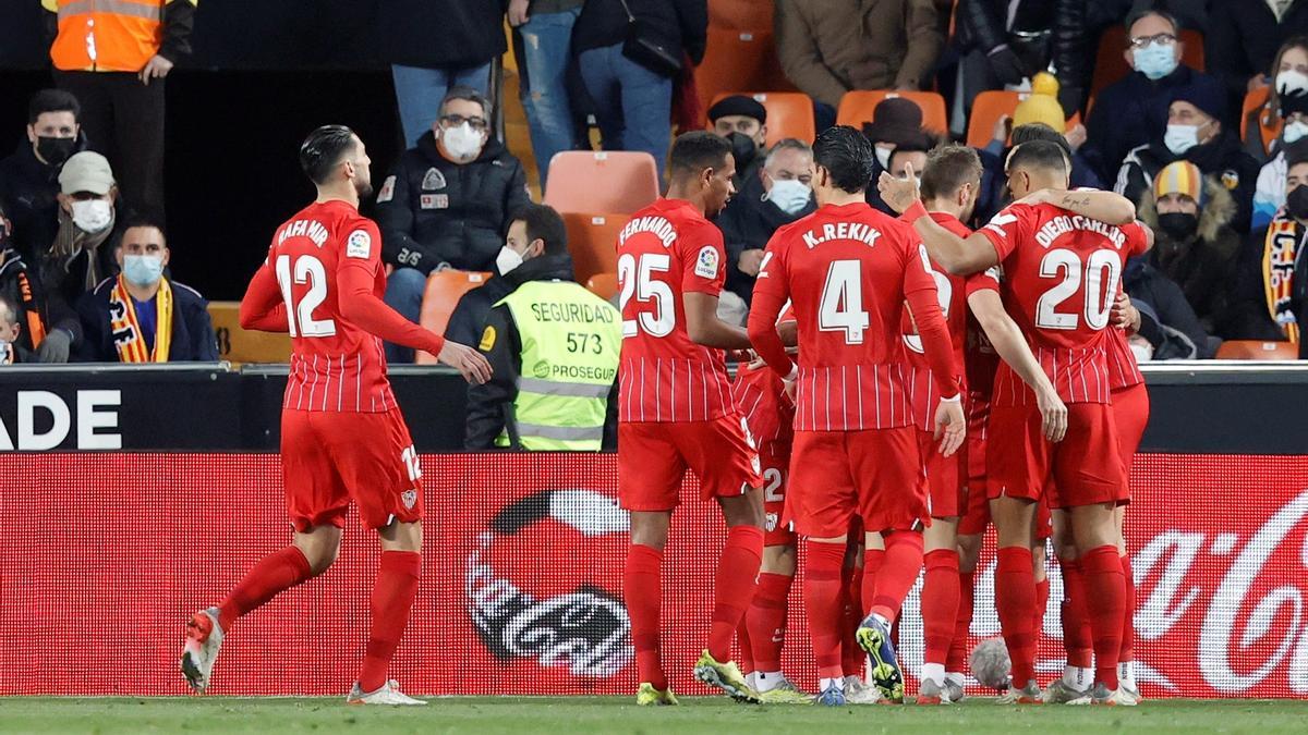 1-1. El Sevilla no puede con el Valencia en Mestalla