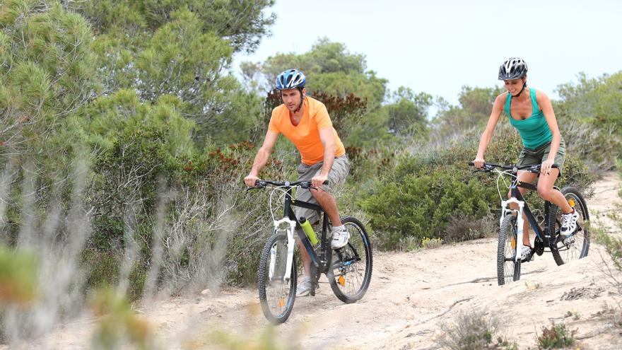 Arrancan las nuevas rutas de senderismo y ciclismo del Ayuntamiento de Eivissa para descubrir la isla en familia