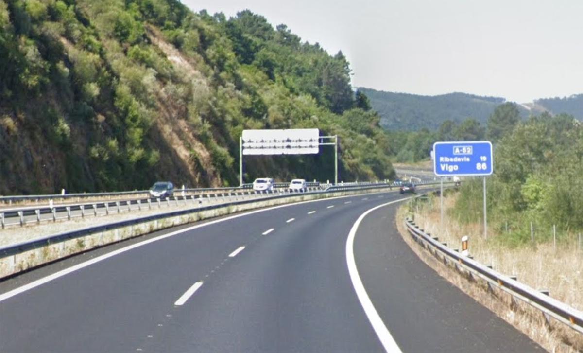 Tramo de la autovía A-52,a la salida de Ourense