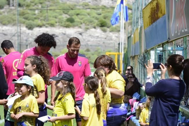 Entrenamiento de la UD Las Palmas en Barranco ...