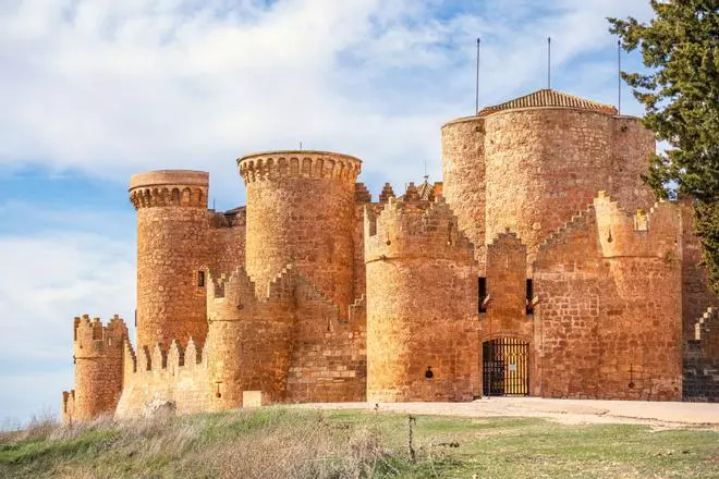 6 siglos de historia, dos culturas y cientos de metros visitables: así es el castillo mejor conservado de España, y el más bonito