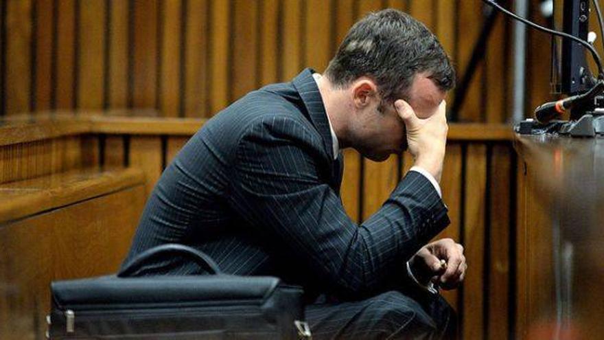 Pistorius vomita durante el testimonio del forense