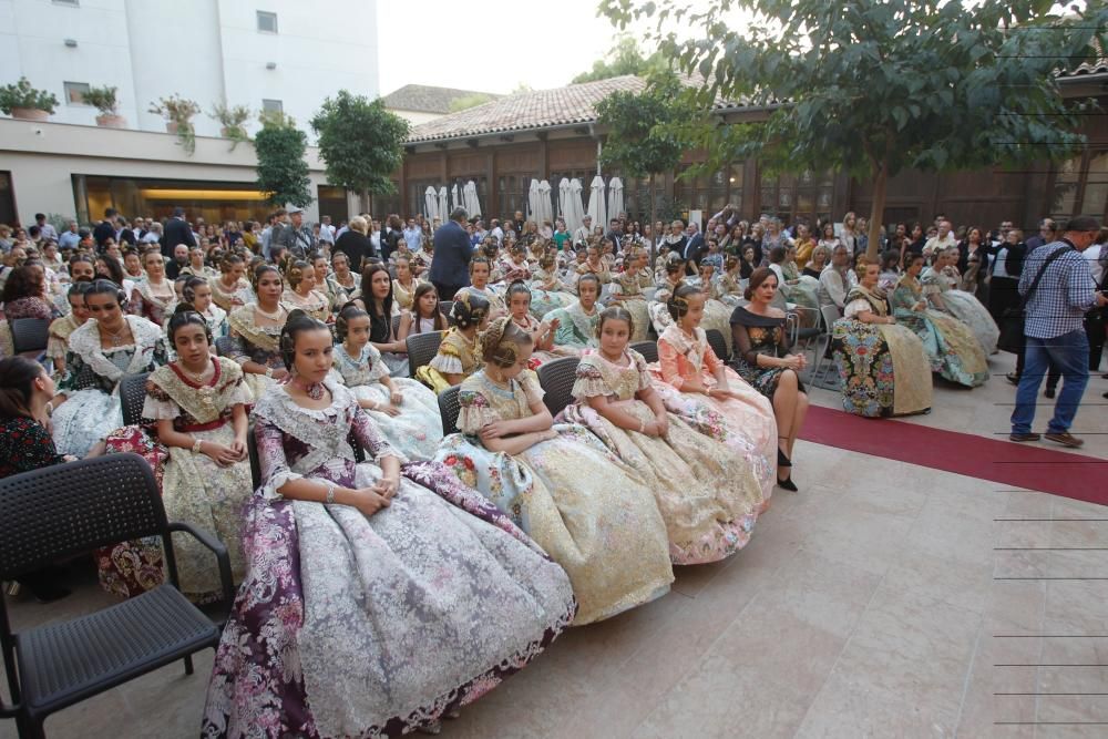 Entrega de los certificados de tejido de seda valenciana