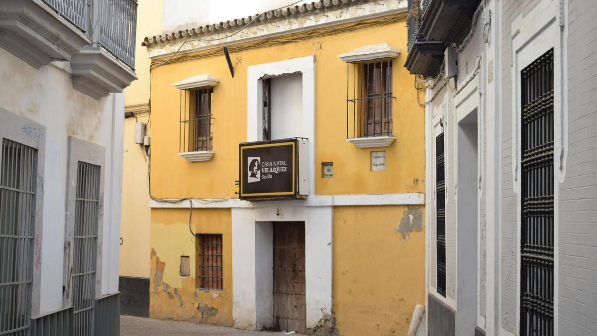 Fachada de la casa natal de Velázquez, en el centro de Sevilla.