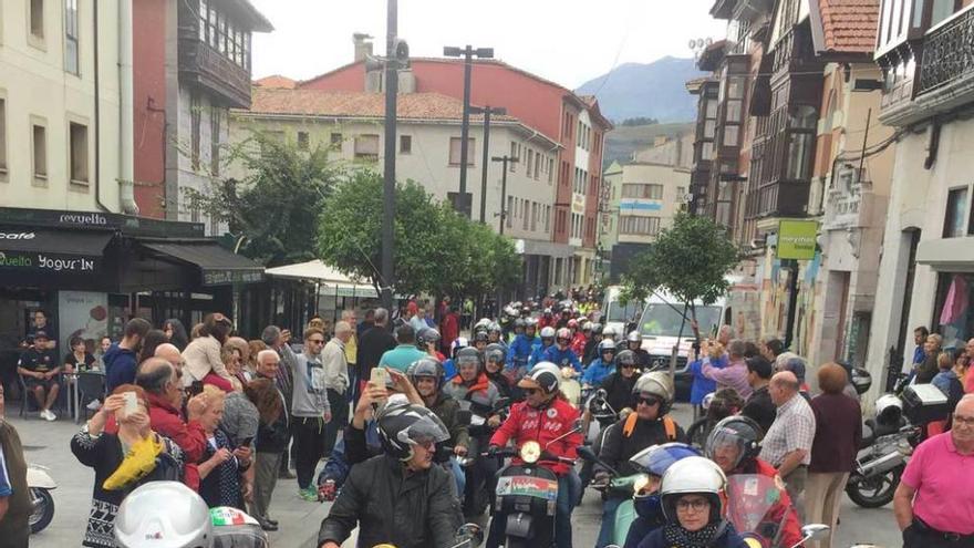 Las motos clásicas toman Llanes