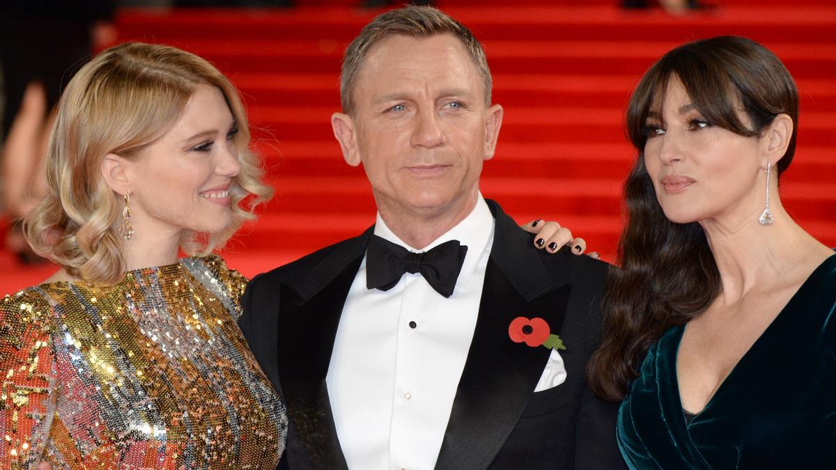 Léa Seydoux, Daniel Craig y Monica Bellucci en la premiere de Spectre