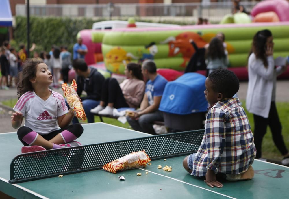 Oviedo celebra el día grande de San Mateo con 7.000 bollos preñaos