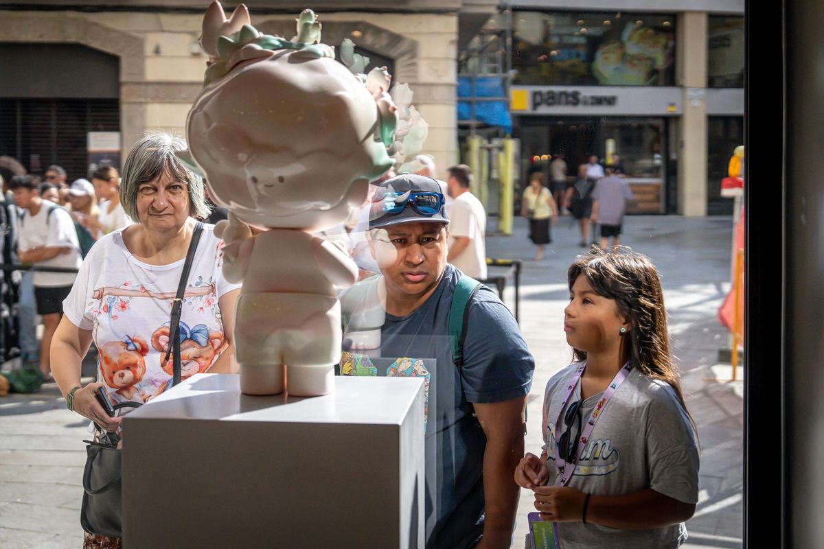 Colas masivas en Pop Mart por la llegada de Labubus a Barcelona