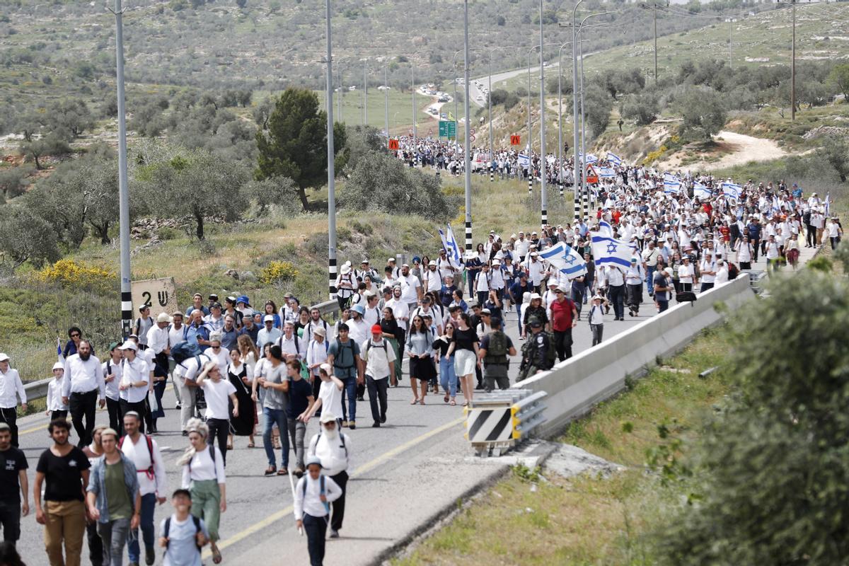 Una manifestació massiva de colons a Cisjordània se suma a la tensió entre israelians i palestins