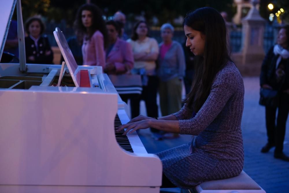 'Pianos en la calle' Paseo Escultor González Moreno