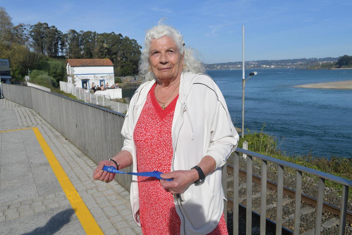 Pilar, vecina de As Xubias.