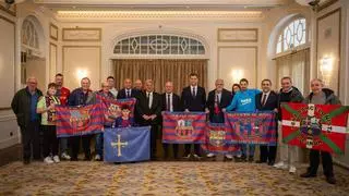 Emotivo encuentro de Joan Laporta con las Penyes de Santander