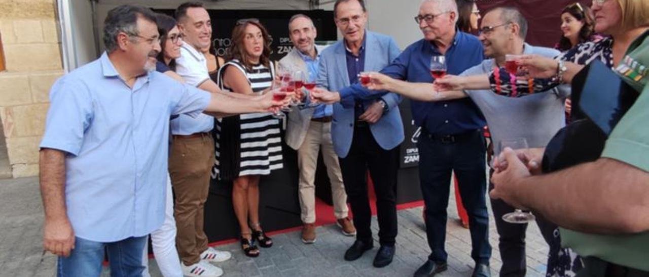 Inauguración oficial de la Feria, en Plaza Mayor. | E. P.