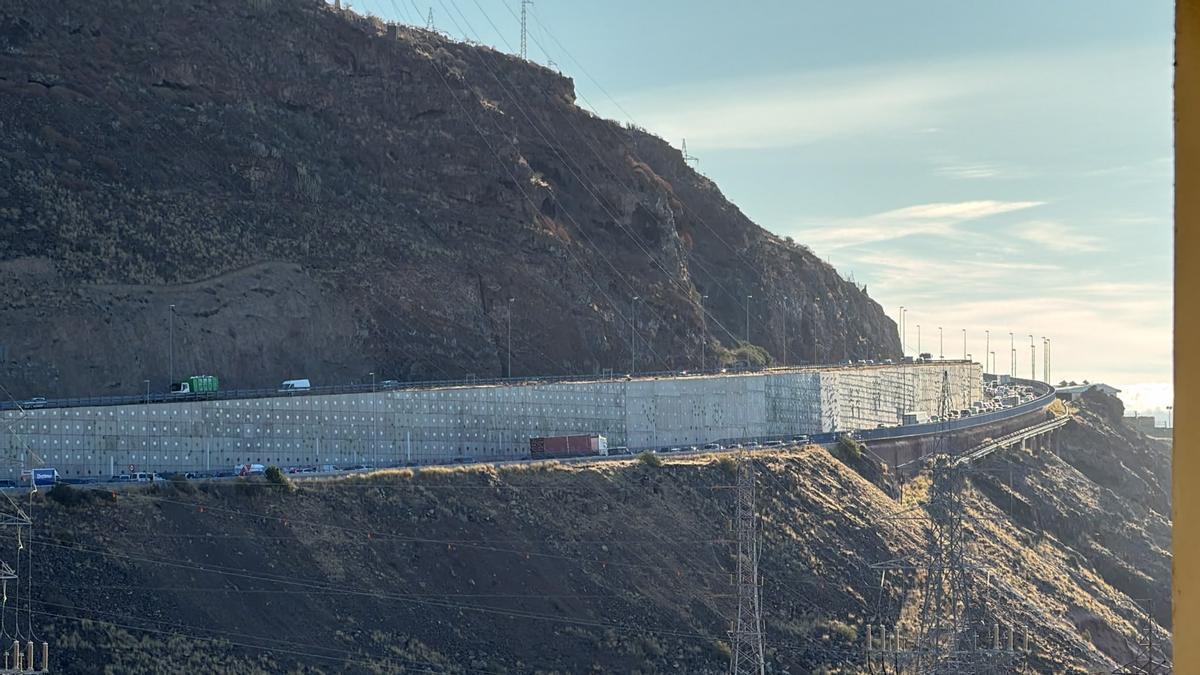 Colas en la TF-1 desde Caletillas