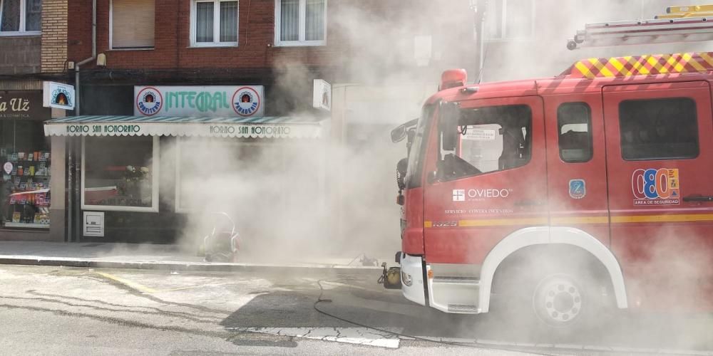 Desalojado un edificio en la avenida del Cristo por un incendio en una panadería