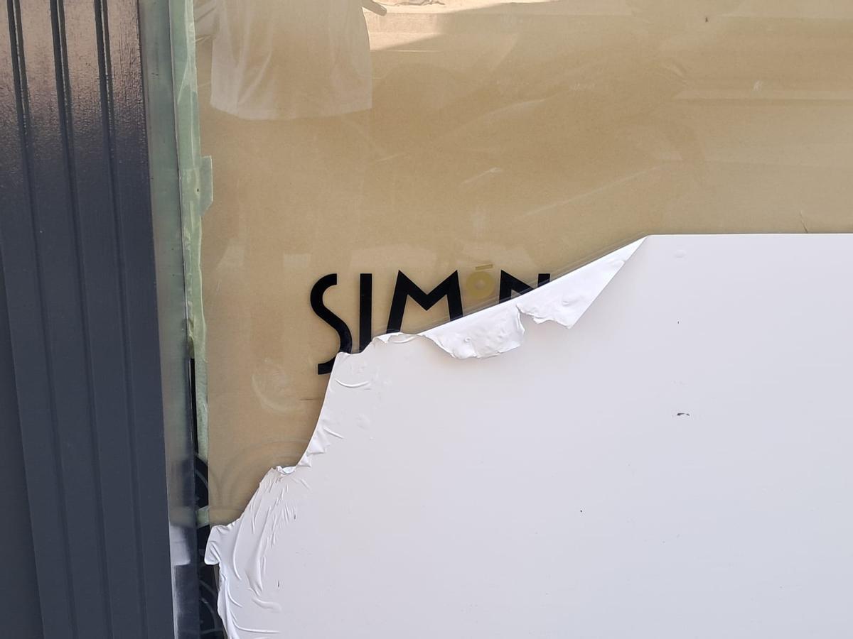 El nombre de la Panadería SImón en el nuevo local