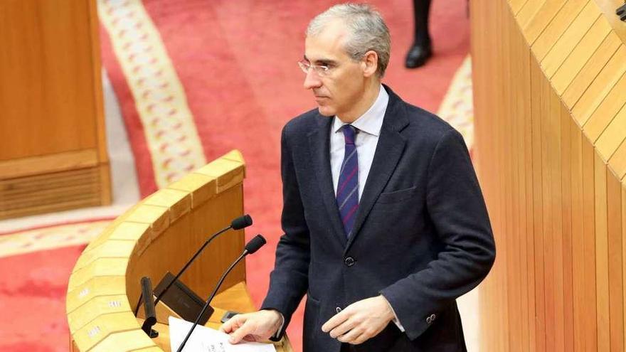 Francisco Conde, ayer, en su comparecencia en el Parlamento de Galicia. // Xoán Álvarez