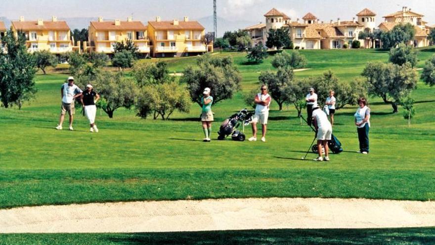 Sant Jordi cita a 14 municipios para la promoción conjunta de sol y golf