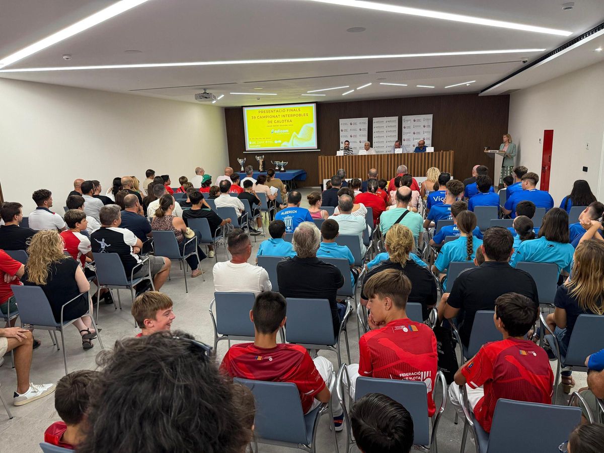 La seu d'Edicom es va omplir amb la presència de representants dels equips participants.