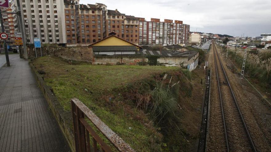 Vista general de la calle del Muelle y el antiguo matadero