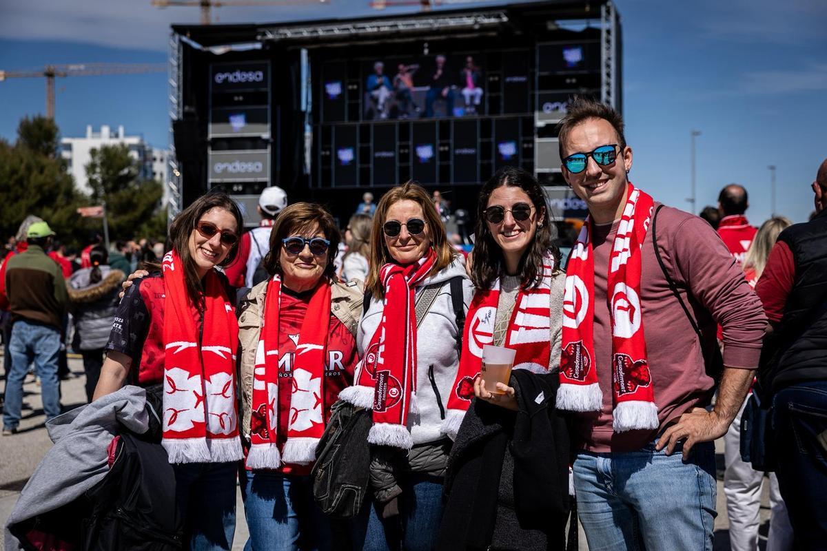 EN IMÁGENES | La Marea Roja calienta motores en Tarragona antes de las semifinales