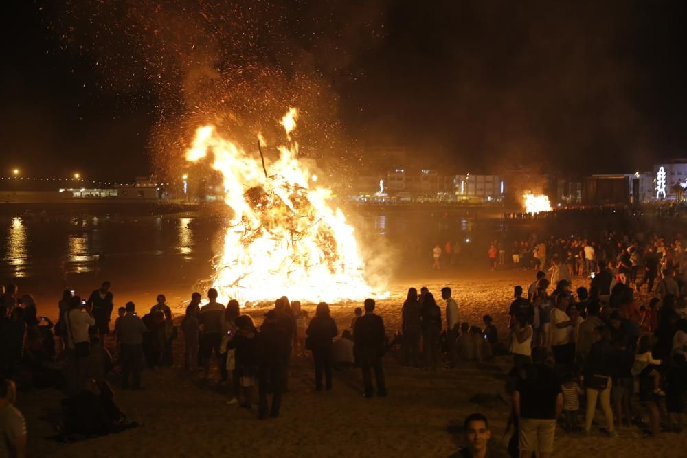 Vigo disfruta de la noche de San Juan