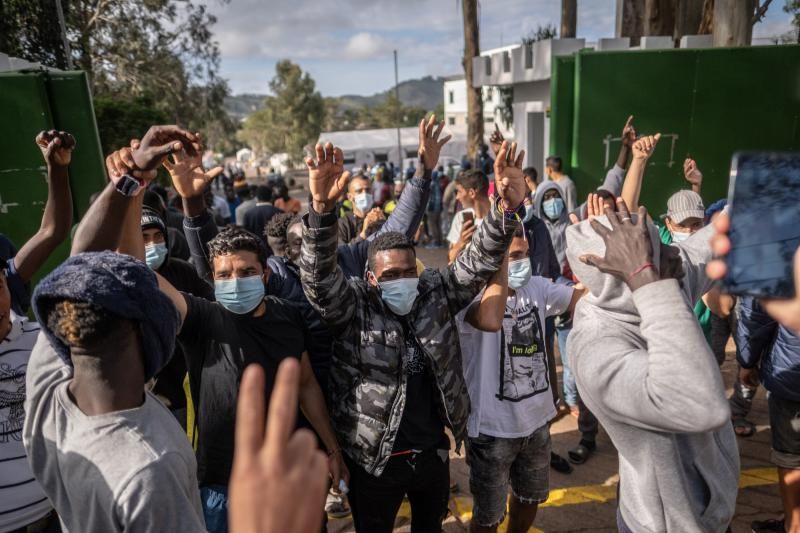 Campamento de Las Raíces tras los altercados que acabaron con heridos y detenidos