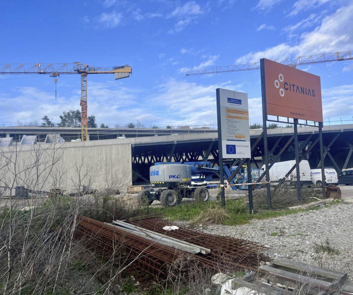 El estado de las obras del colegio de Nuevo Roces, ayer. | MARCOS LEÓN