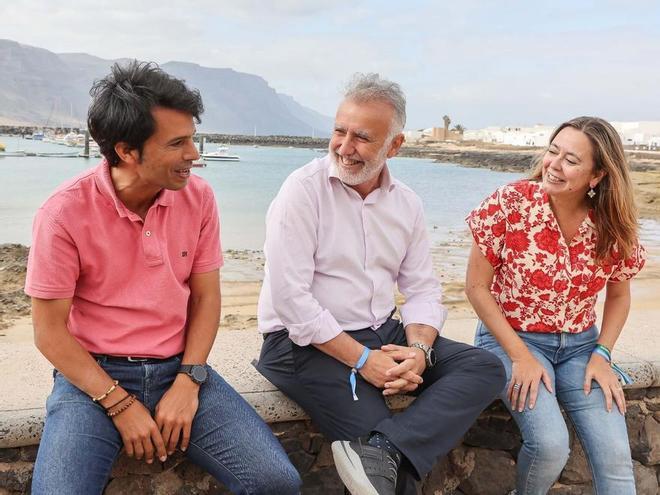 
                 Torres ve "una oportunidad" para Canarias en la lucha contra el cambio climático 
            