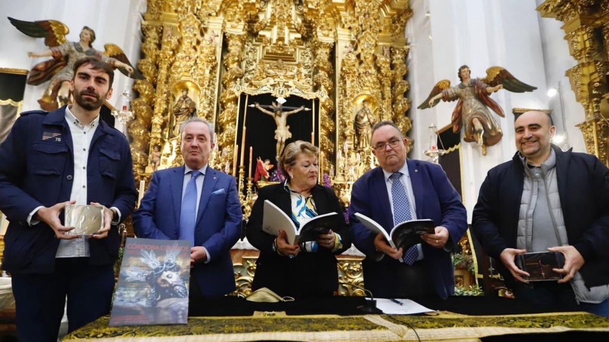 Presentación de la revista ‘Córdoba Cofrade’, anoche, en la Trinidad.