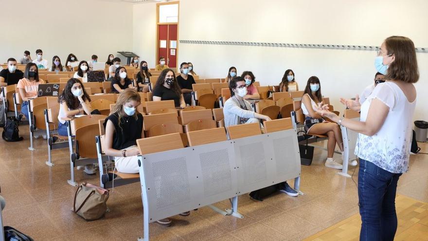 Aula con alumnos en la Universidad Miguel Hernández