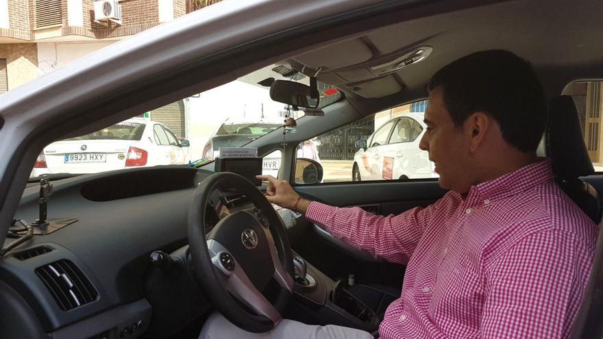 Los taxis tendrán ayudas para implantar mejoras tecnológicas y nuevos distintivos