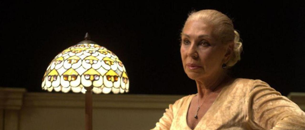 Jenny Llada, como Sofía, en una imagen promocional de «Le ordeno a usted que me quiera». | LNE