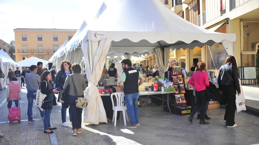 La feria del libro de Elche abre con récord de escritores confirmados