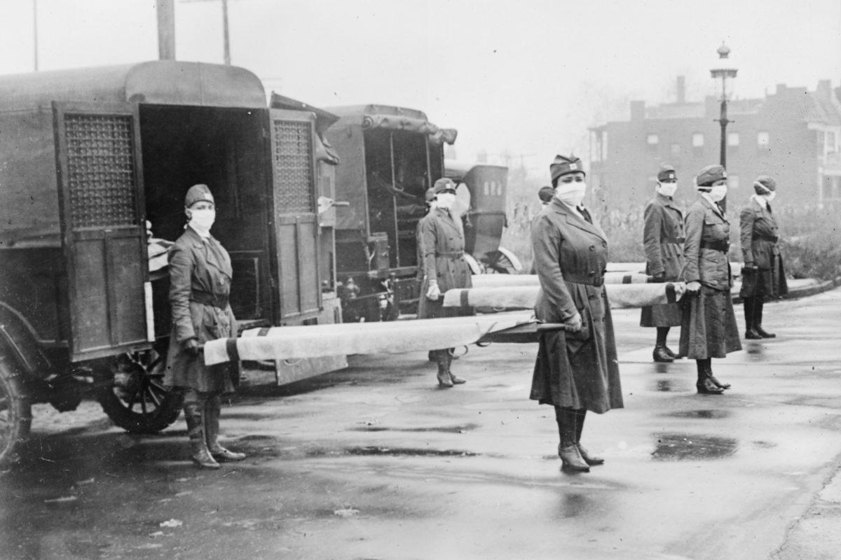 La Cruz Roja de St. Louis durante la epidemia de 1918 Original from Library of Congress. Digitally enhanced by rawpixel.