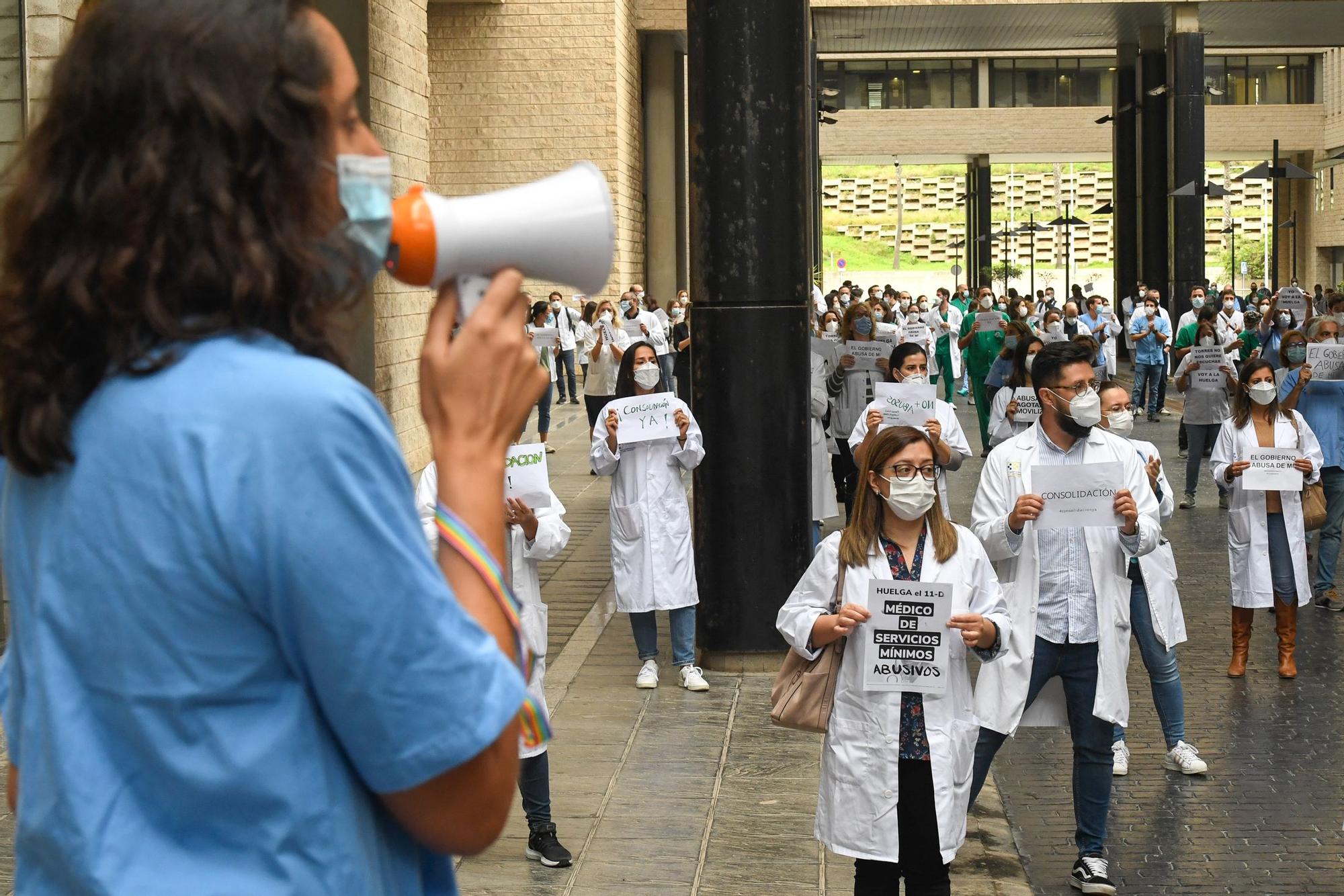 Huelga de médicos en el Doctor Negrín