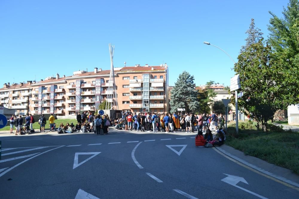 Els estudiants buiden les aules i tornen a tallar el trànsit a Manresa