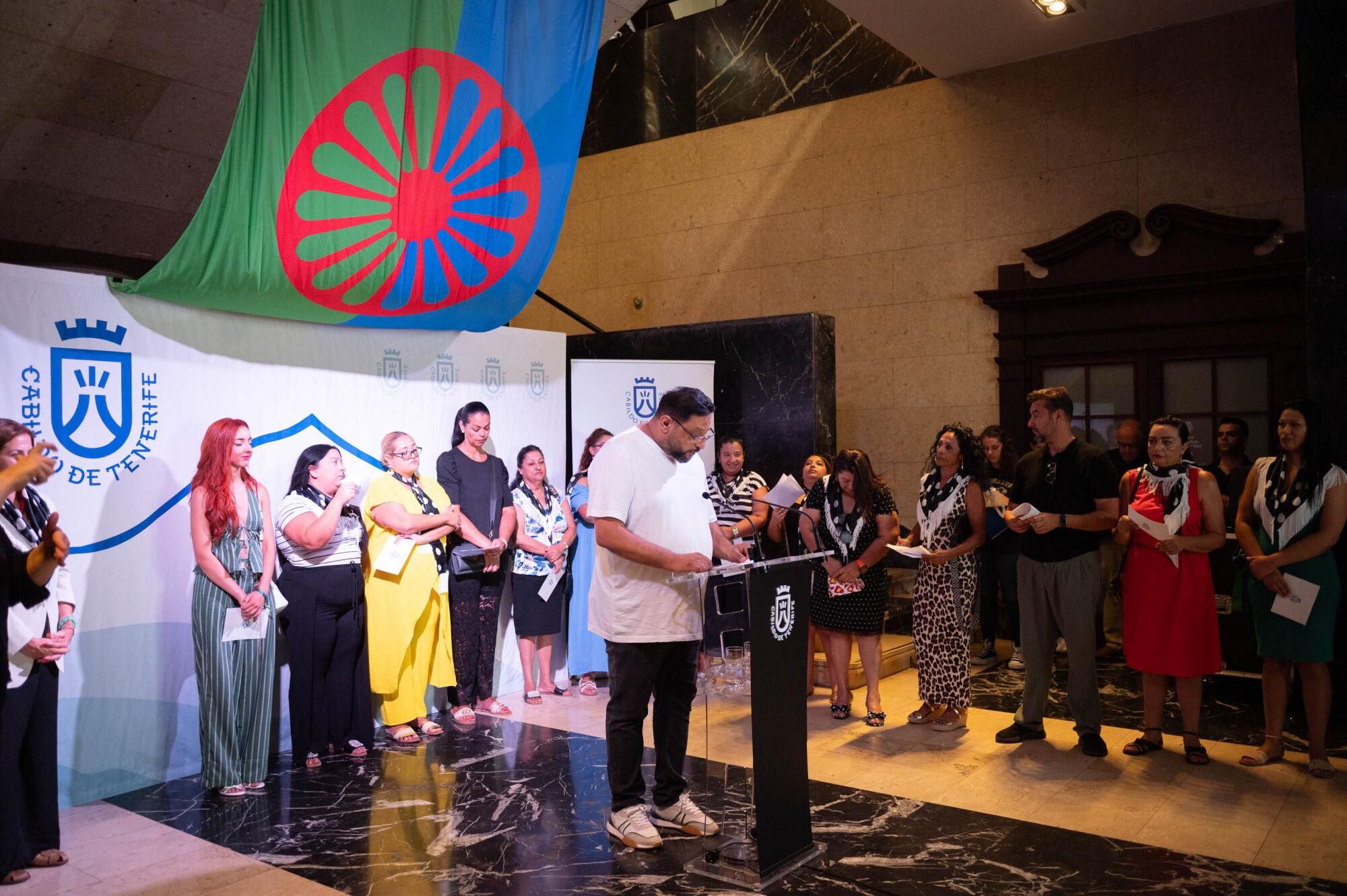 El Cabildo de Tenerife acoge el acto institucional Samudaripen 2025, día para la memoria del genocidio al que fue sometido la población gitana durante el régimen nazi en 20 países europeos.