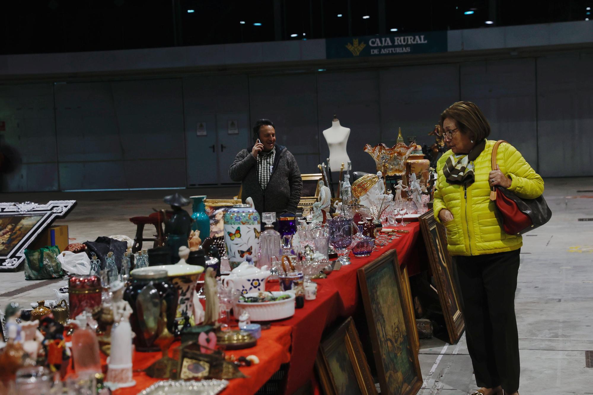 EN IMÁGENES: la feria de antigüedades y artículos vintage de Avilés