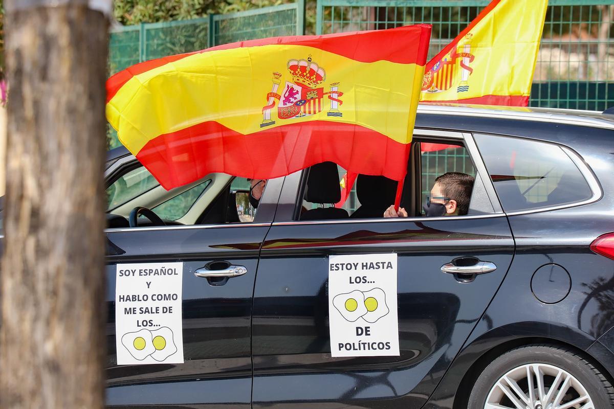 Protesta en contra de la lengua valenciana en Pilar de la Horadada, en una imagen de 2021