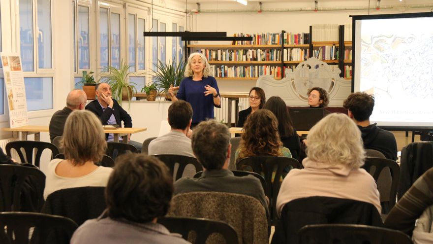 La construcció de la biblioteca de Calaf comença el mes de maig amb l&#039;enderroc de l&#039;antiga caserna de la Guàrdia civil