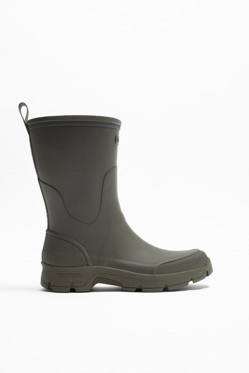 Botas en tono verde de Tretorn x Zara